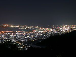 神戸市中心部〜神戸ポートアイランドの夜景