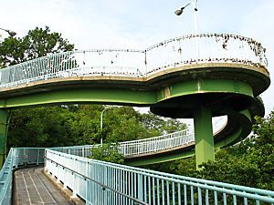 ８の字形の螺旋橋・ビーナスブリッジ