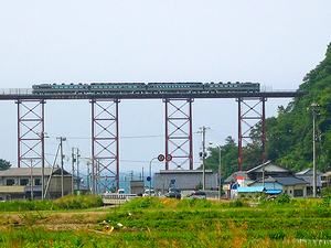 余部鉄橋を走る特急列車(JR山陰本線)