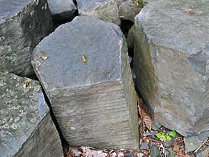 玄武岩の柱状節理