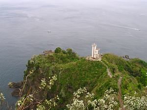 矢城ヶ鼻灯台と日本海