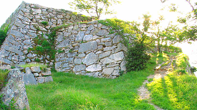 本丸と天守台の石垣